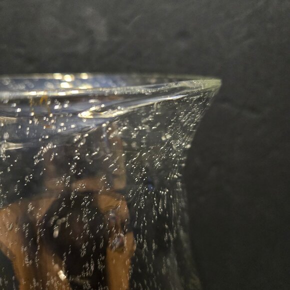 VINTAGE EGGPLANT PURPLE AND CLEAR, CONTROLED BUBBLE, HAND BLOWN VASE. - Picture 4 of 10